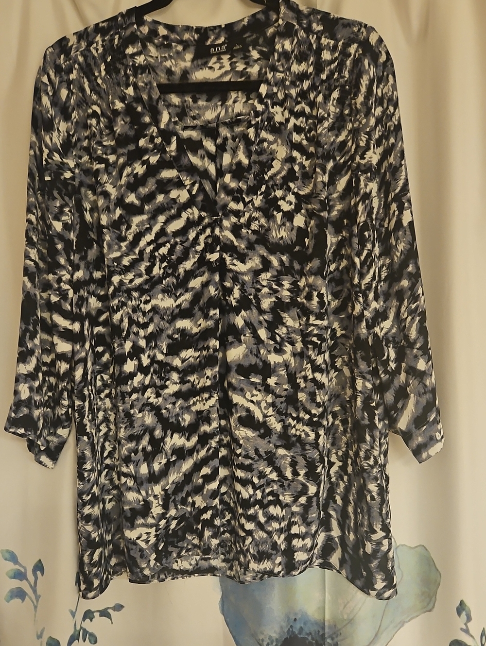 a.n.a Black and White Abstract Print Tunic Top